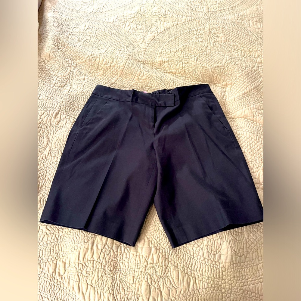 Eli Tahari Black Shorts. Size 4. Cotton with Elastine.